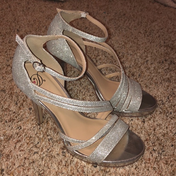 heart in d Shoes - Silver Formal Heels